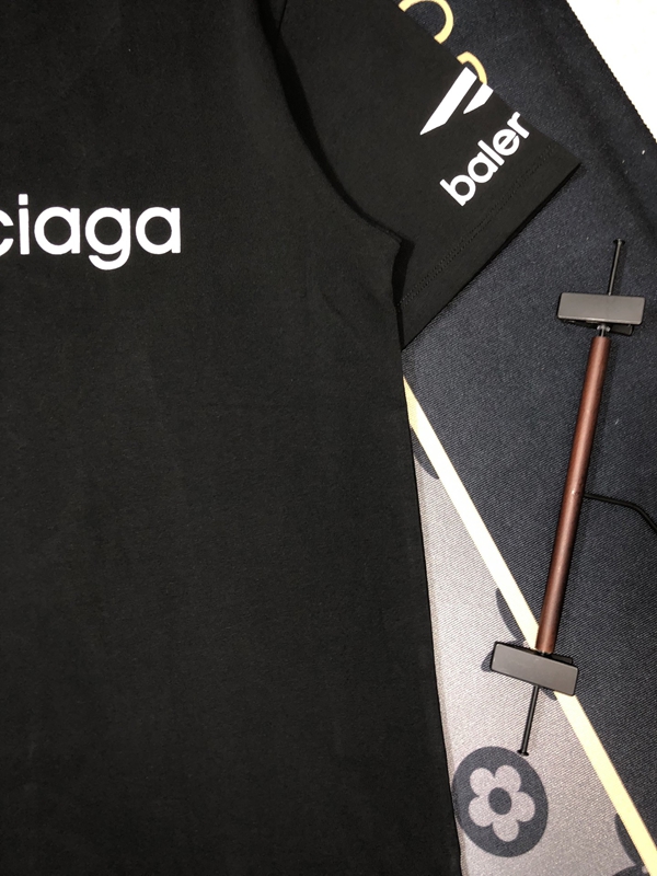 ブランドTシャツ細部ディテール